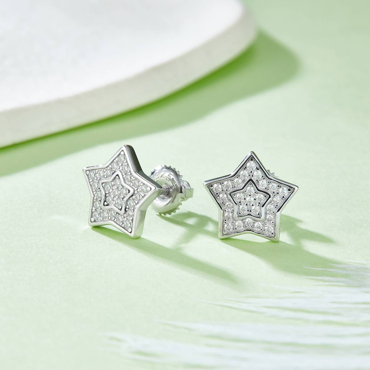 五角星S925银耳钉带螺纹莫桑钻厘石D级0.27CT